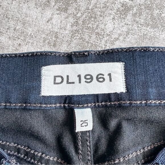 DL1961 Jess Maternity Skinny Dark Wash Jean Size 25 - Picture 6 of 8
